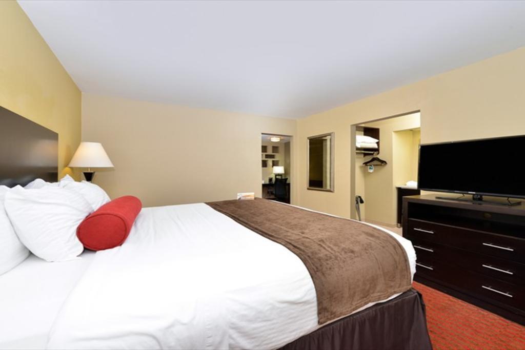 Quality Suites Nashville Airport Extérieur photo