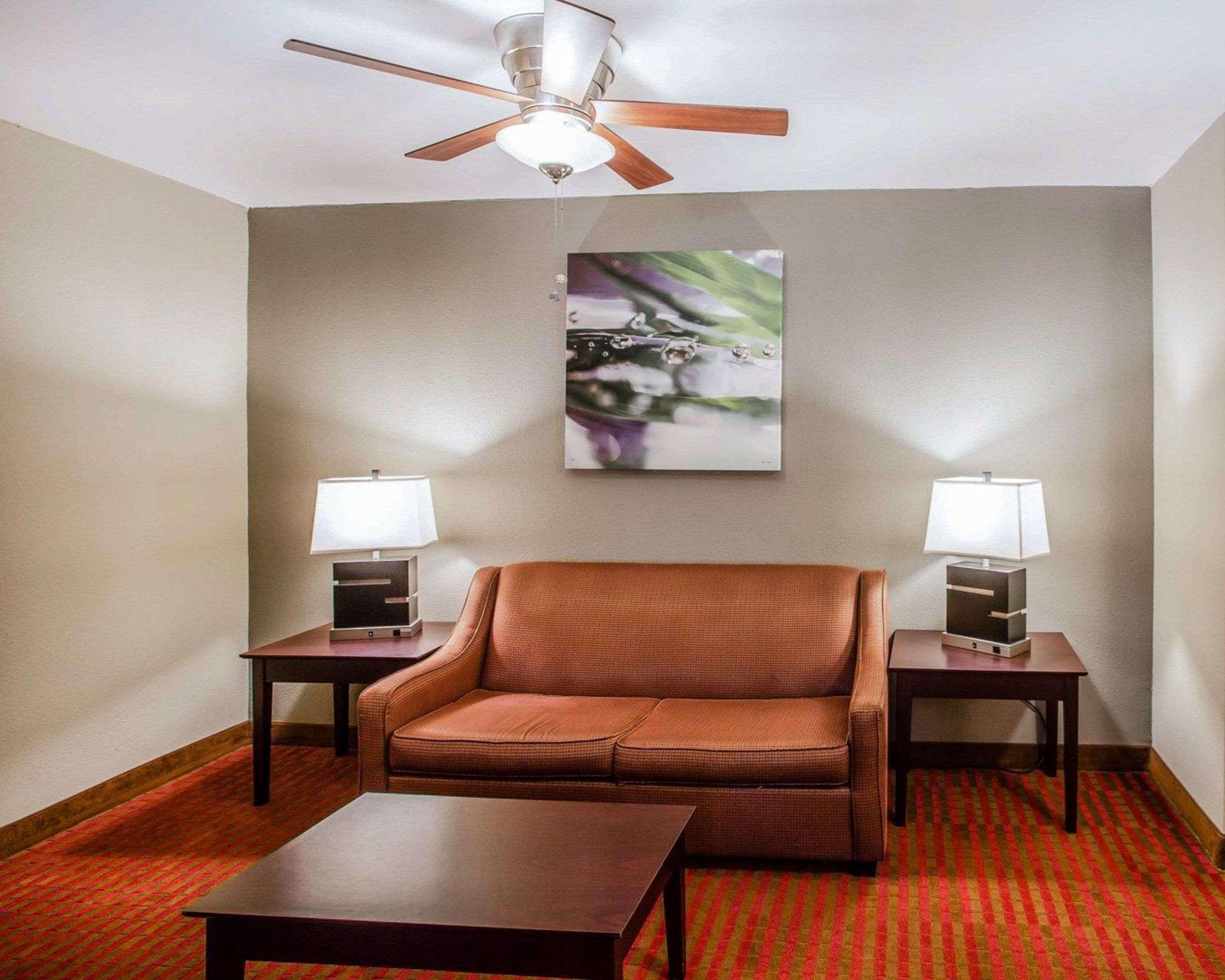 Quality Suites Nashville Airport Extérieur photo