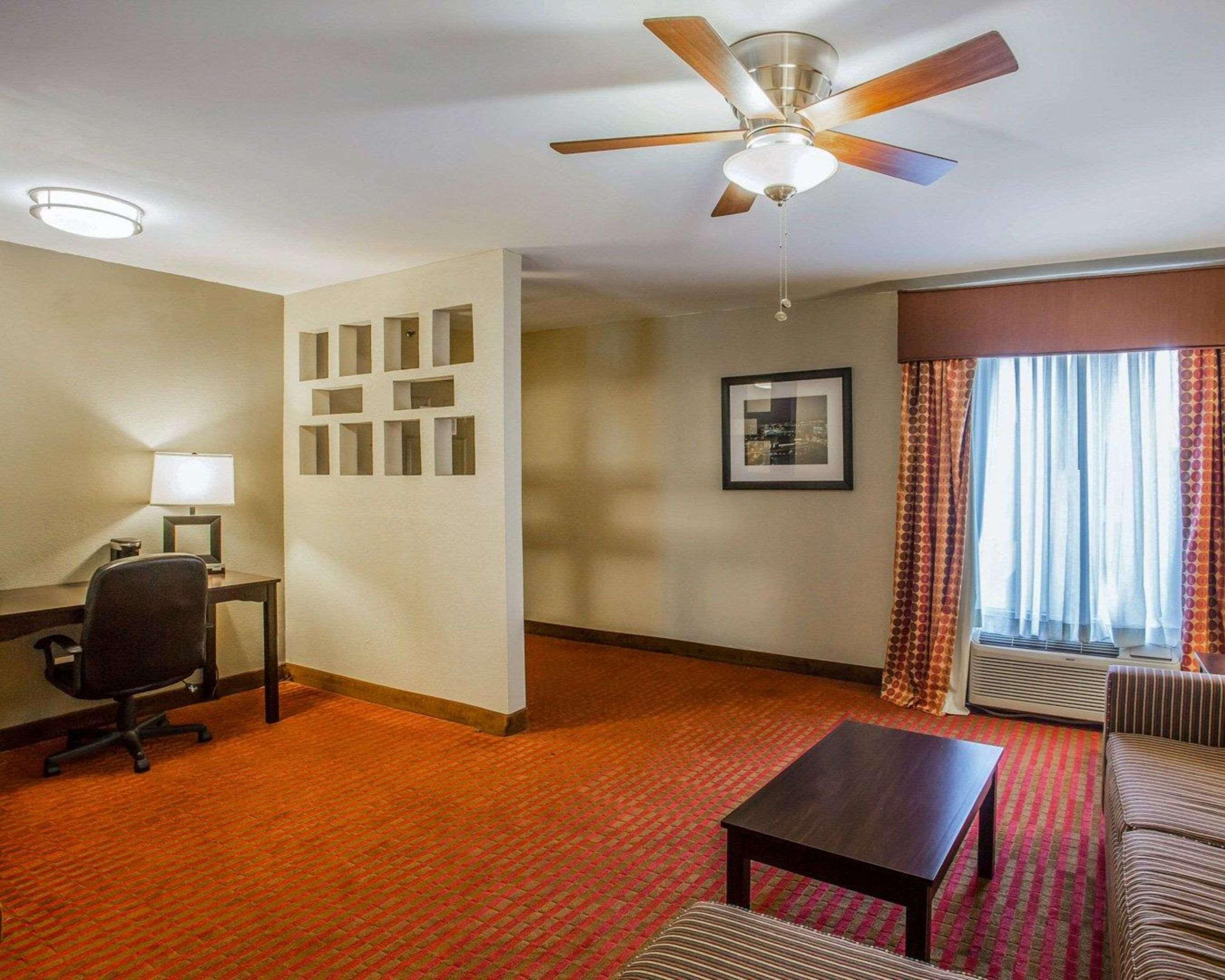 Quality Suites Nashville Airport Extérieur photo