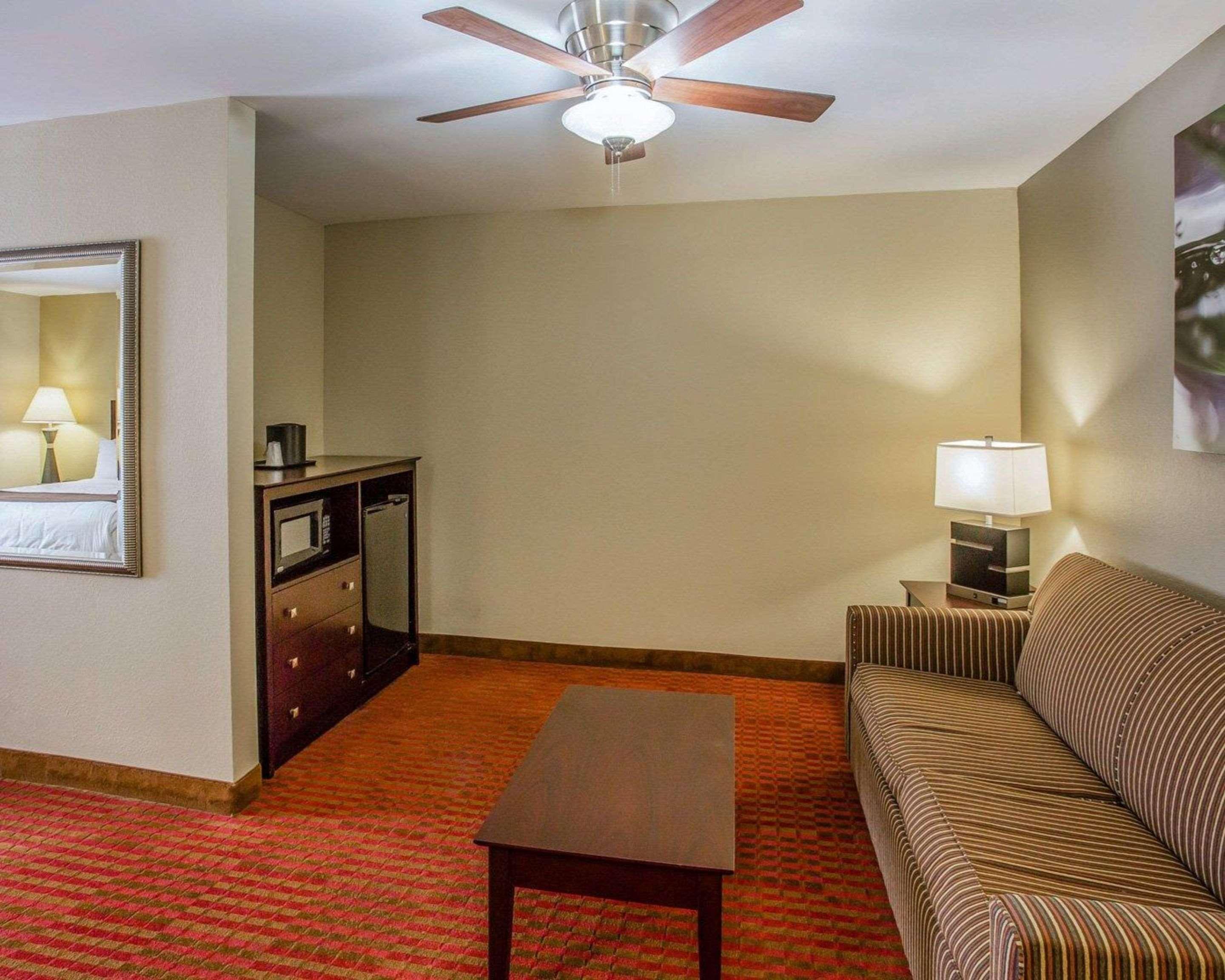 Quality Suites Nashville Airport Extérieur photo