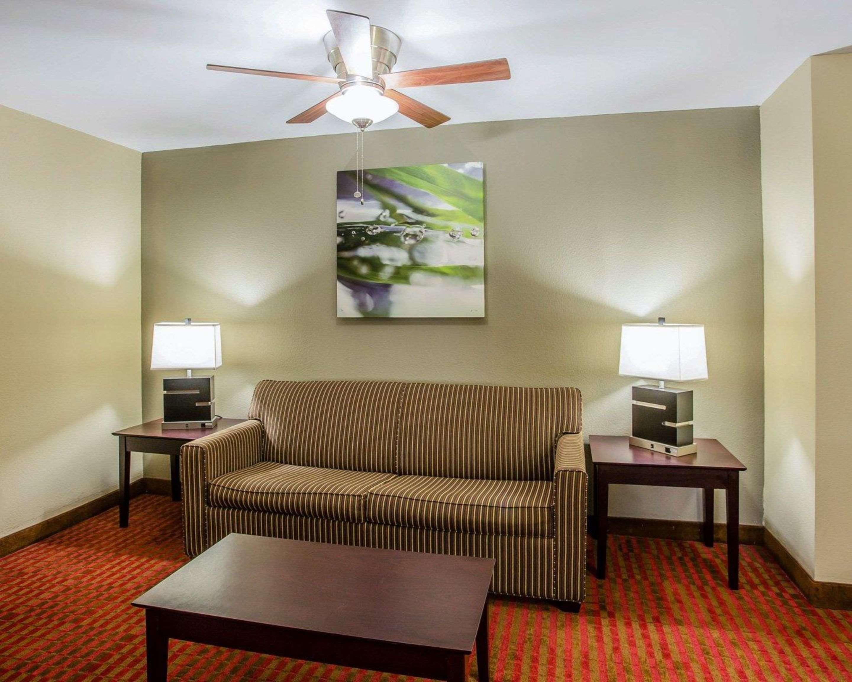 Quality Suites Nashville Airport Extérieur photo