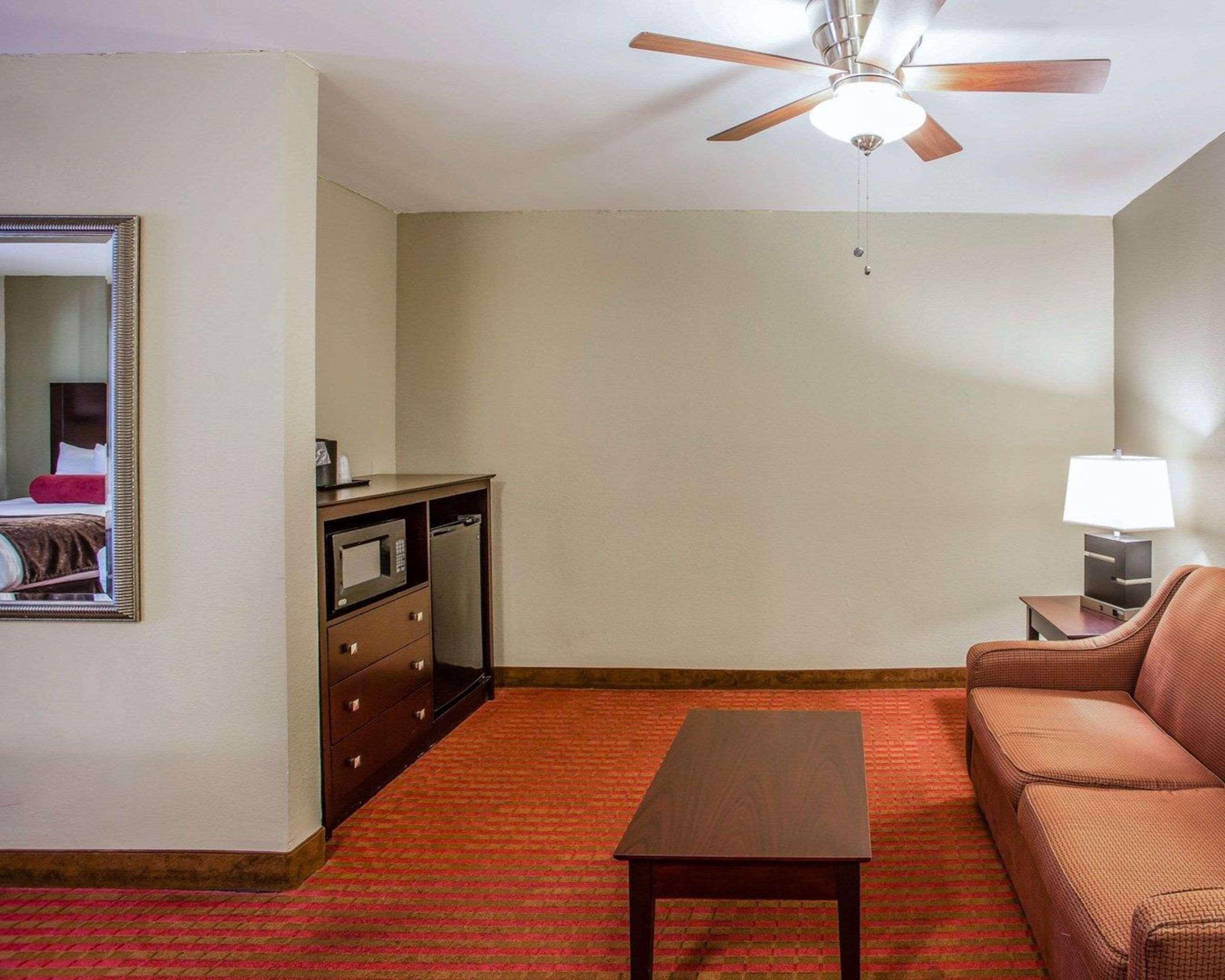 Quality Suites Nashville Airport Extérieur photo