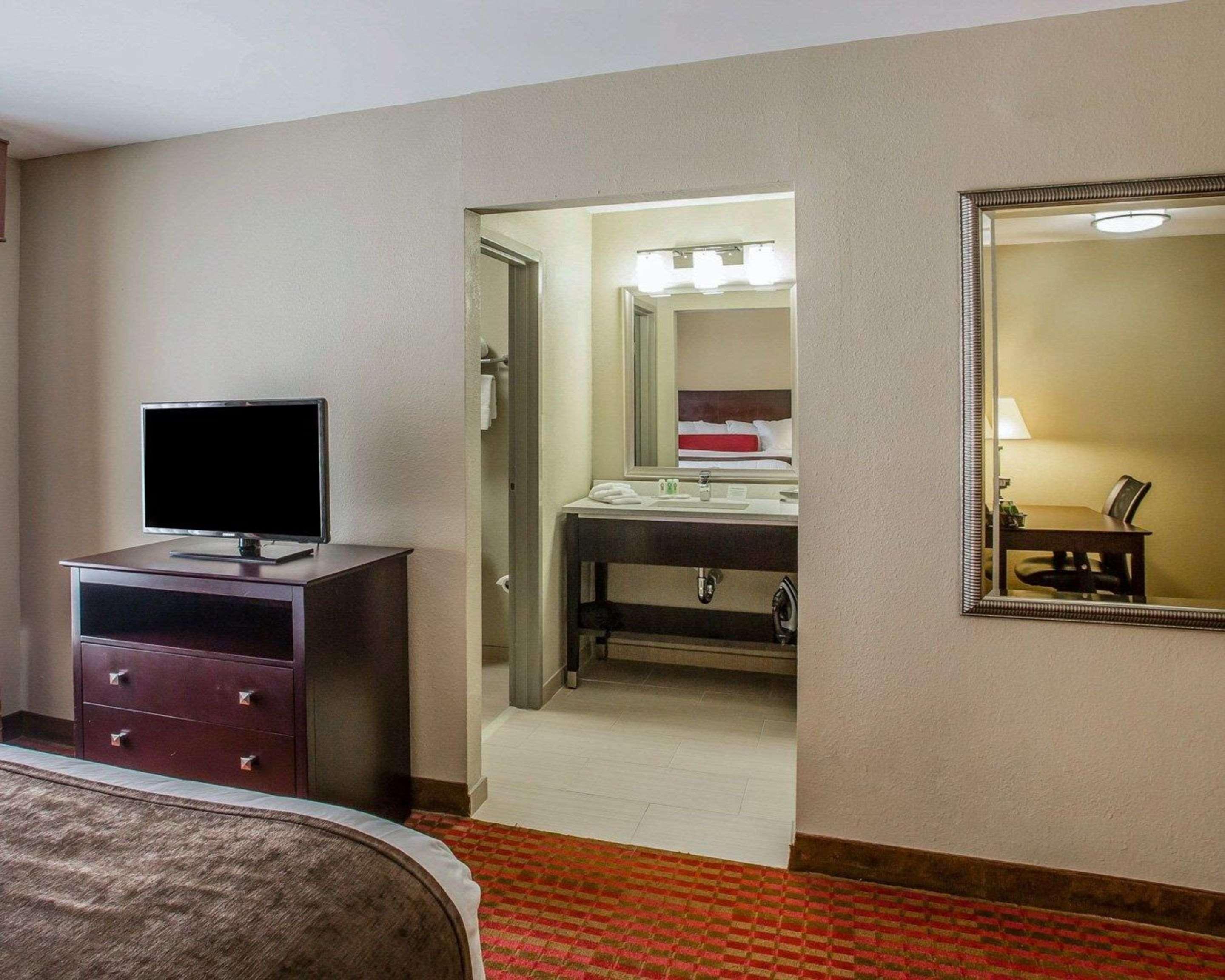 Quality Suites Nashville Airport Extérieur photo