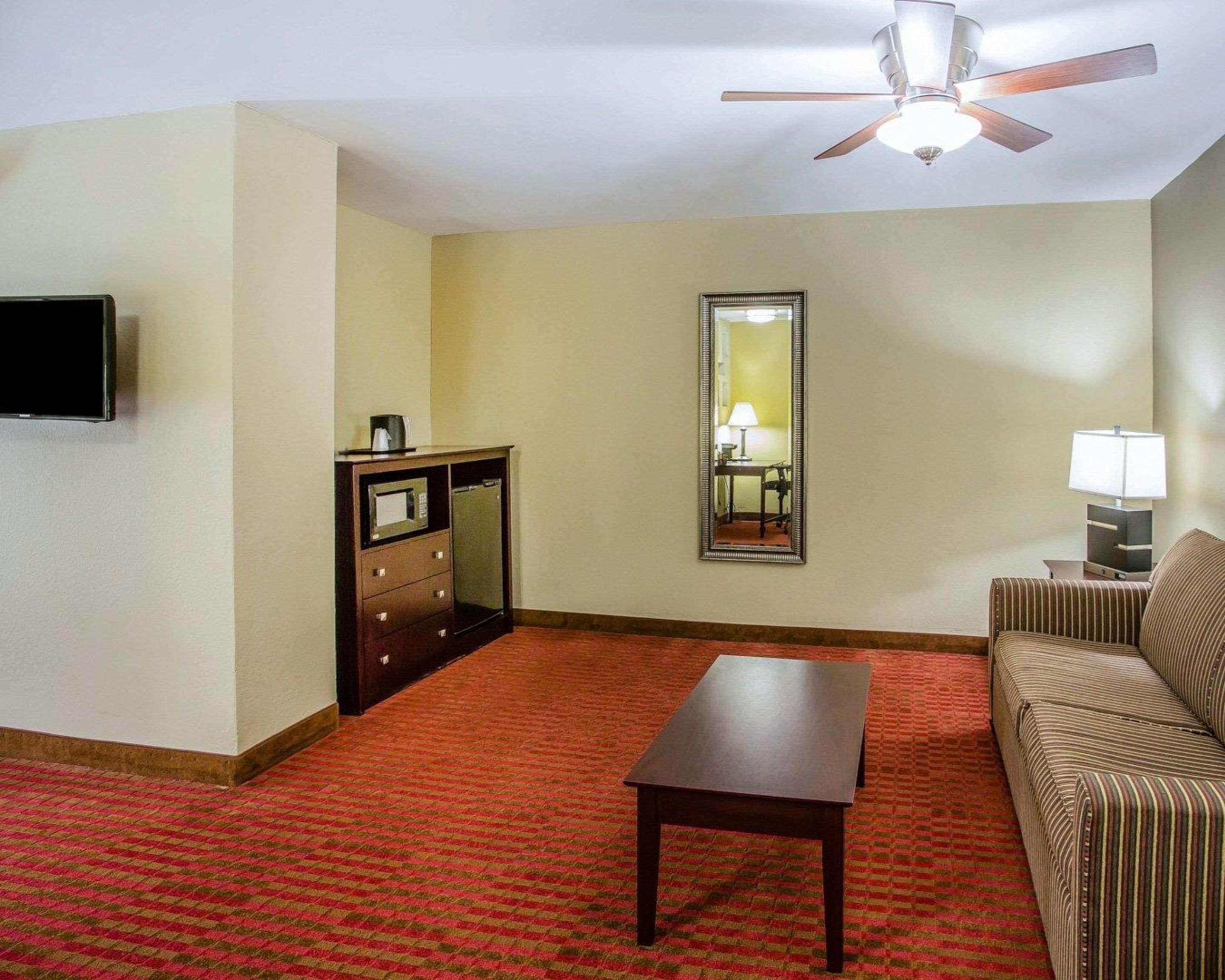 Quality Suites Nashville Airport Extérieur photo