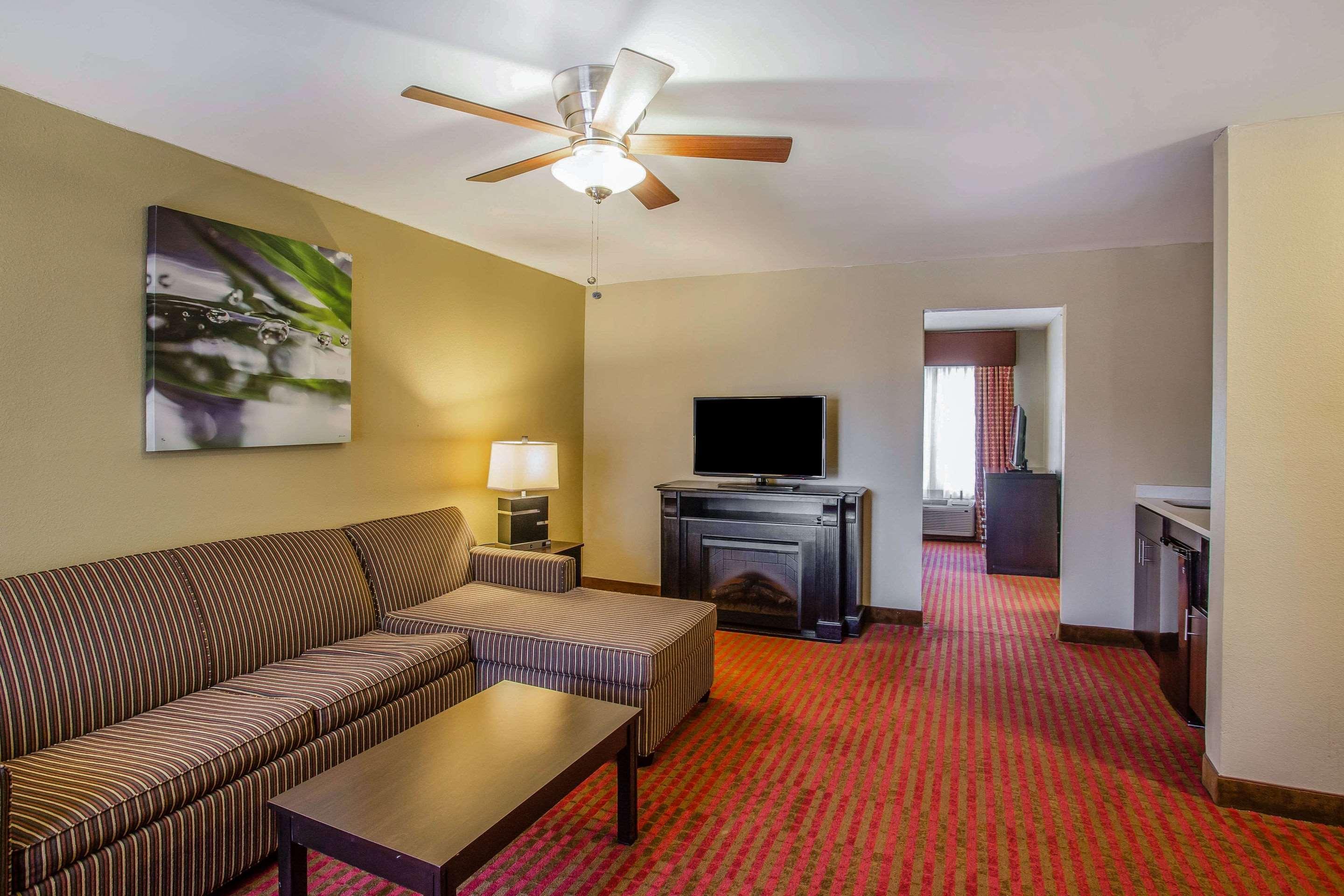 Quality Suites Nashville Airport Extérieur photo
